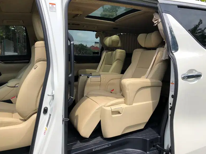 Kursi belakang Toyota Alphard Gen 3