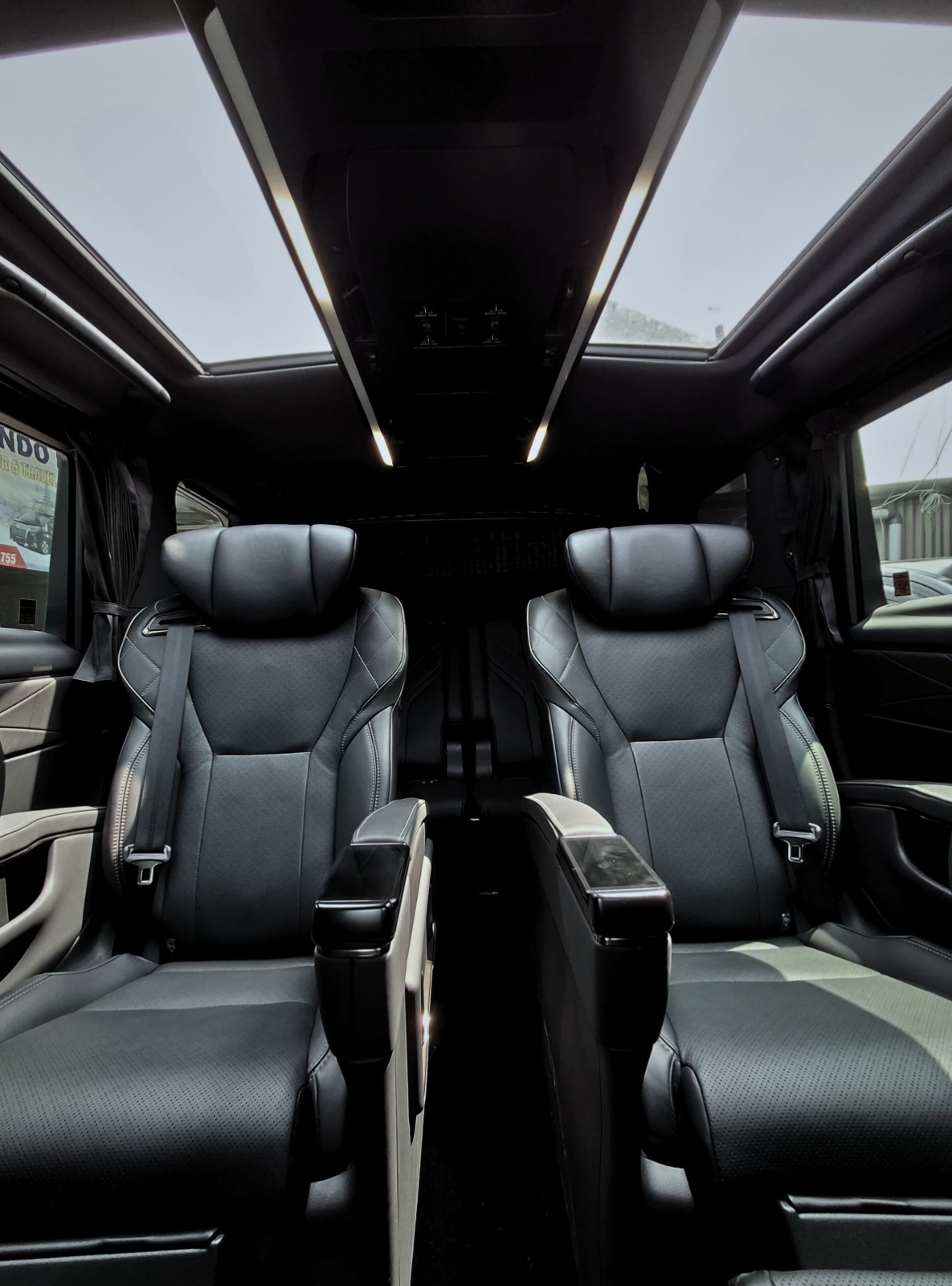 Interior belakang Toyota Alphard Gen 4 Hybrid